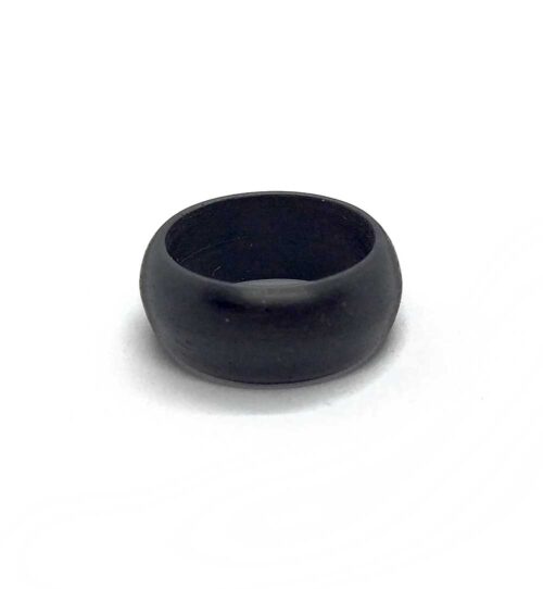 Anello-in-legno-nero Anello nero legno ebano