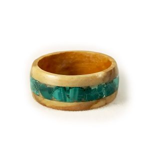 Anello in legno ulivo e malachite