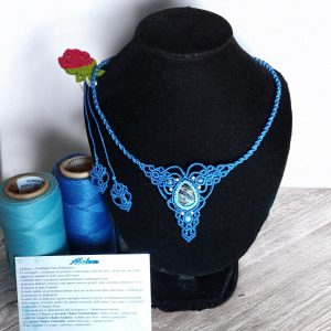 Collana macramè con pietra di abalone