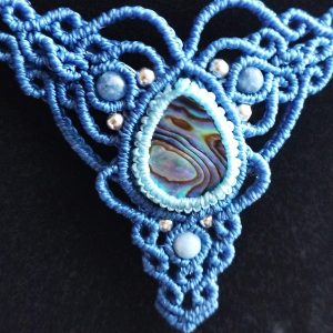 Collana macramè "Lumen Maris" con pietra di abalone - immagine 3