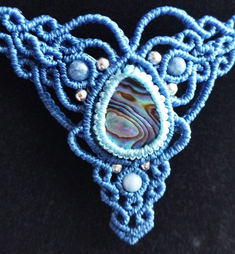 Collana macramè "Lumen Maris" con pietra di abalone