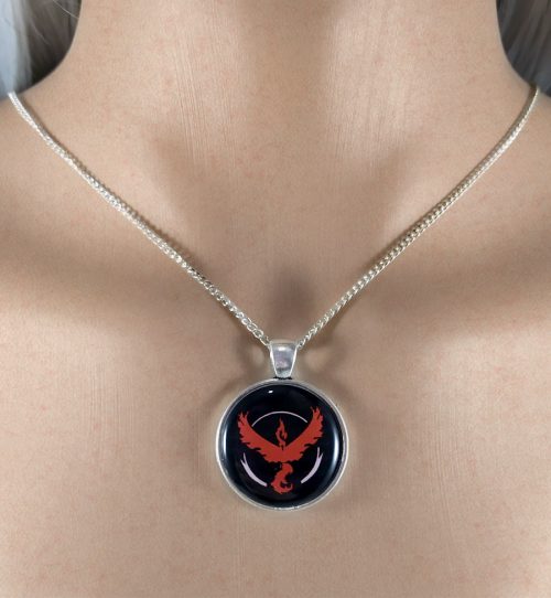 Collana pokemon Team Valor