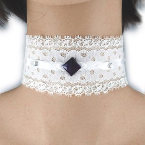 Collarino bianco con più punti luce e gemma a rombo