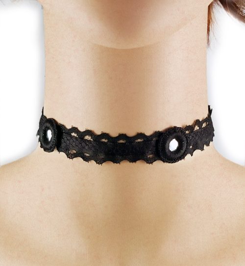 Collarino con bottoni punto luce