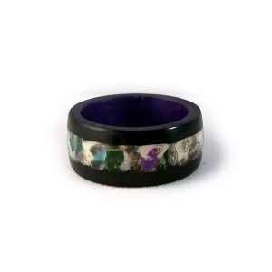 Anello a fascia in blackwood con intarsio