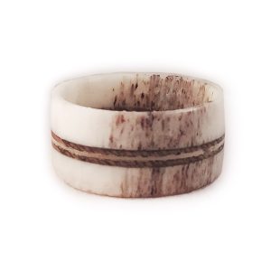 Anello in corno di cervo con intarsio legno Wenge e acero