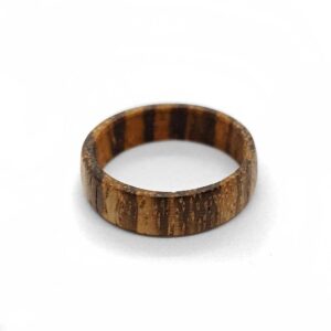 Anello in legno zebrano