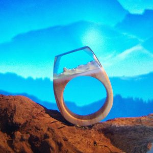 Anello in legno "White hills"