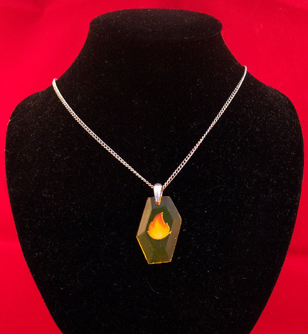 collana con pietra focaia pokemon