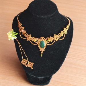 Collier macramè con pietra di avventurina