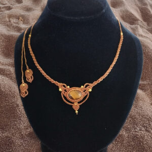 Collana macrame con pietra Occhio di tigre