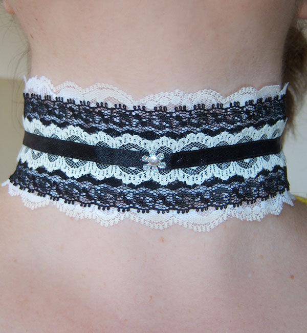 Collarino alto brillantino singolo floreale