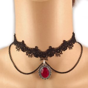 Collarino gotico con pendente e catena