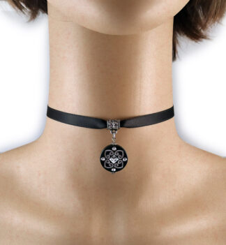 Collare donna con pendente fantasia