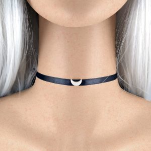 Collarino in raso nero con luna