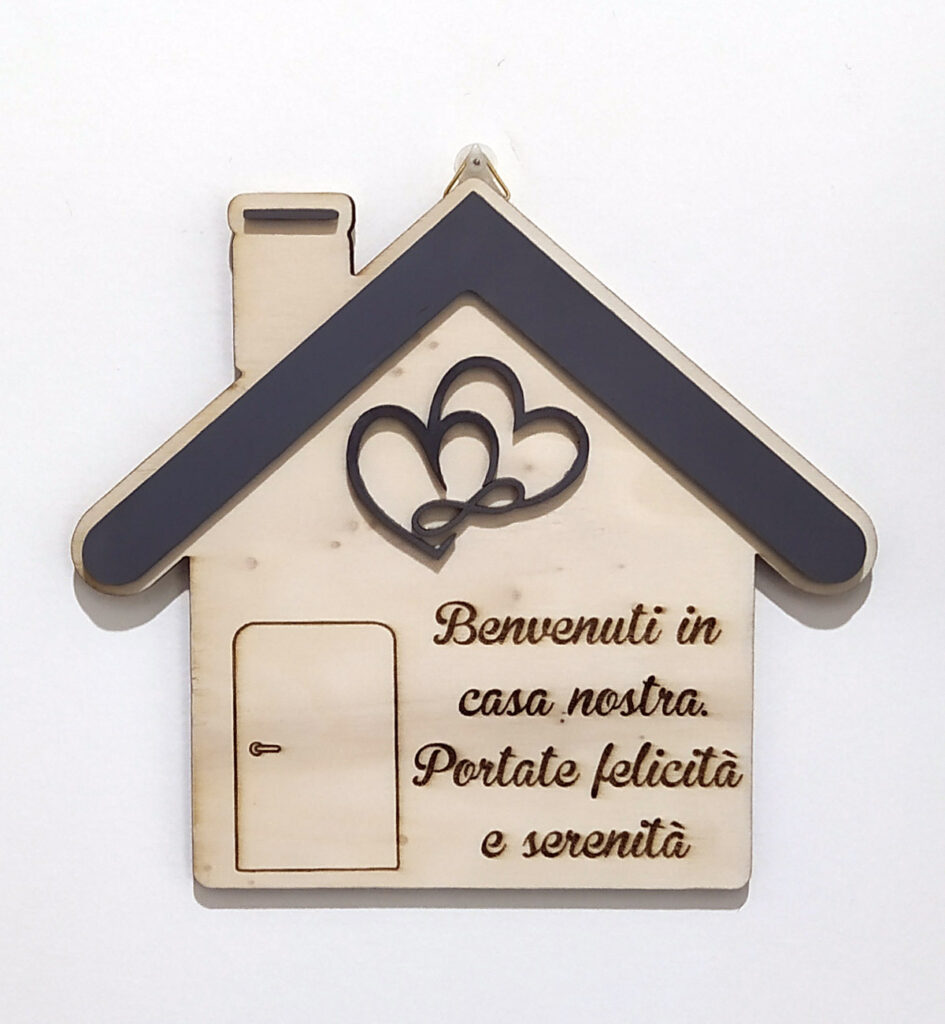 Sagoma casetta in legno artigianale da muro oggettistica in legno