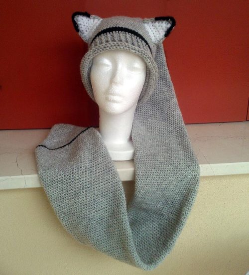 Sciarpa / cappello con orecchie da volpe